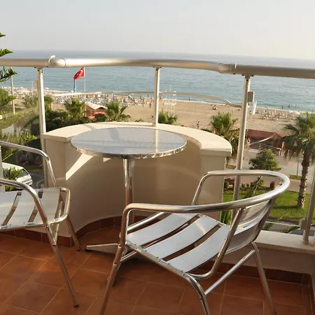 Kleopatra Celine Αλάνια