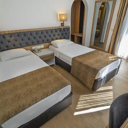 Ξενοδοχείο Kleopatra Celine 3*