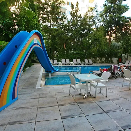 Kleopatra Celine 3* Αλάνια