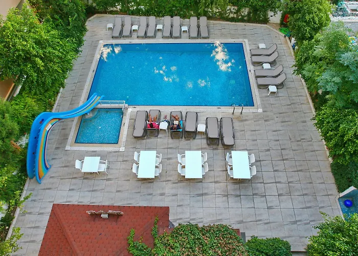 Hotel Kleopatra Celine 3*