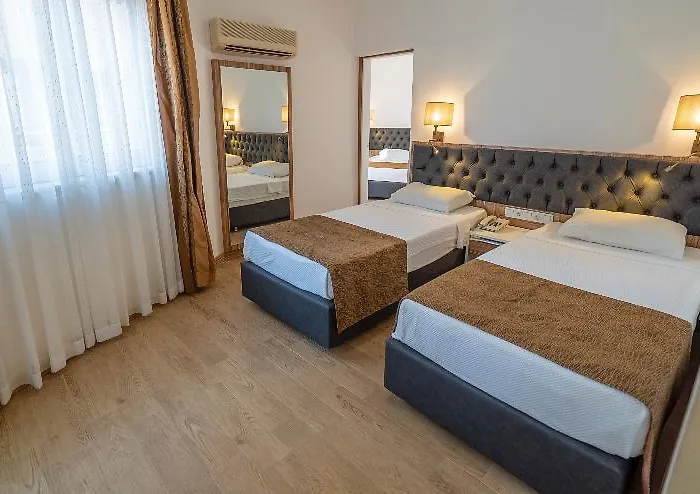 Hotel Kleopatra Celine 3*