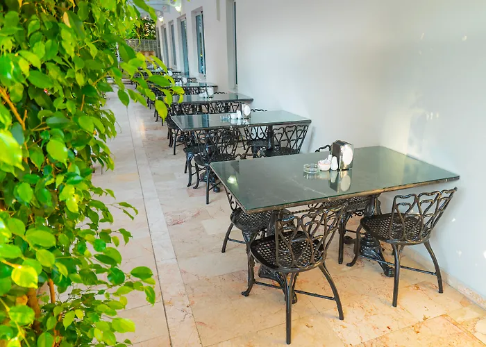 Kleopatra Celine Готель